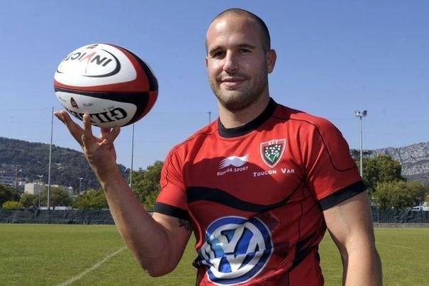 382510_la-recrue-du-rct-frederic-michalak-lors-de-sa-presentation-le-14-aout-2012-a-toulon