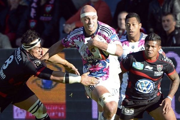 475283_scott-lavalla-au-centre-du-stade-francais-avec-chris-masoe-a-gauche-et-david-smith-de-toulon-le-1er-novembre-2012-a-toulon