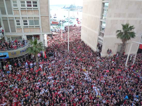 DEVANT-LA-MAIRIE-DE-TOULON-7