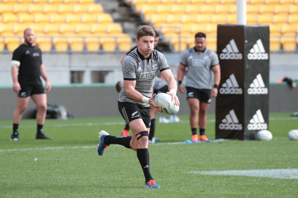 Beauden Barrett présent à l'entraînement des Blacks mais...