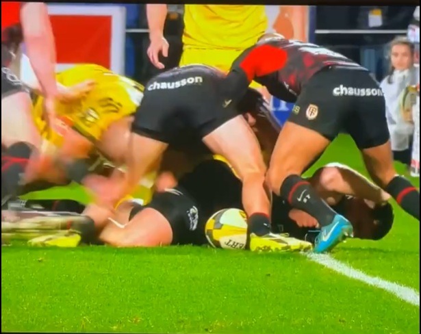 Le geste dangereux de Tolu Latu méritaitil un rouge ? Blog RCT