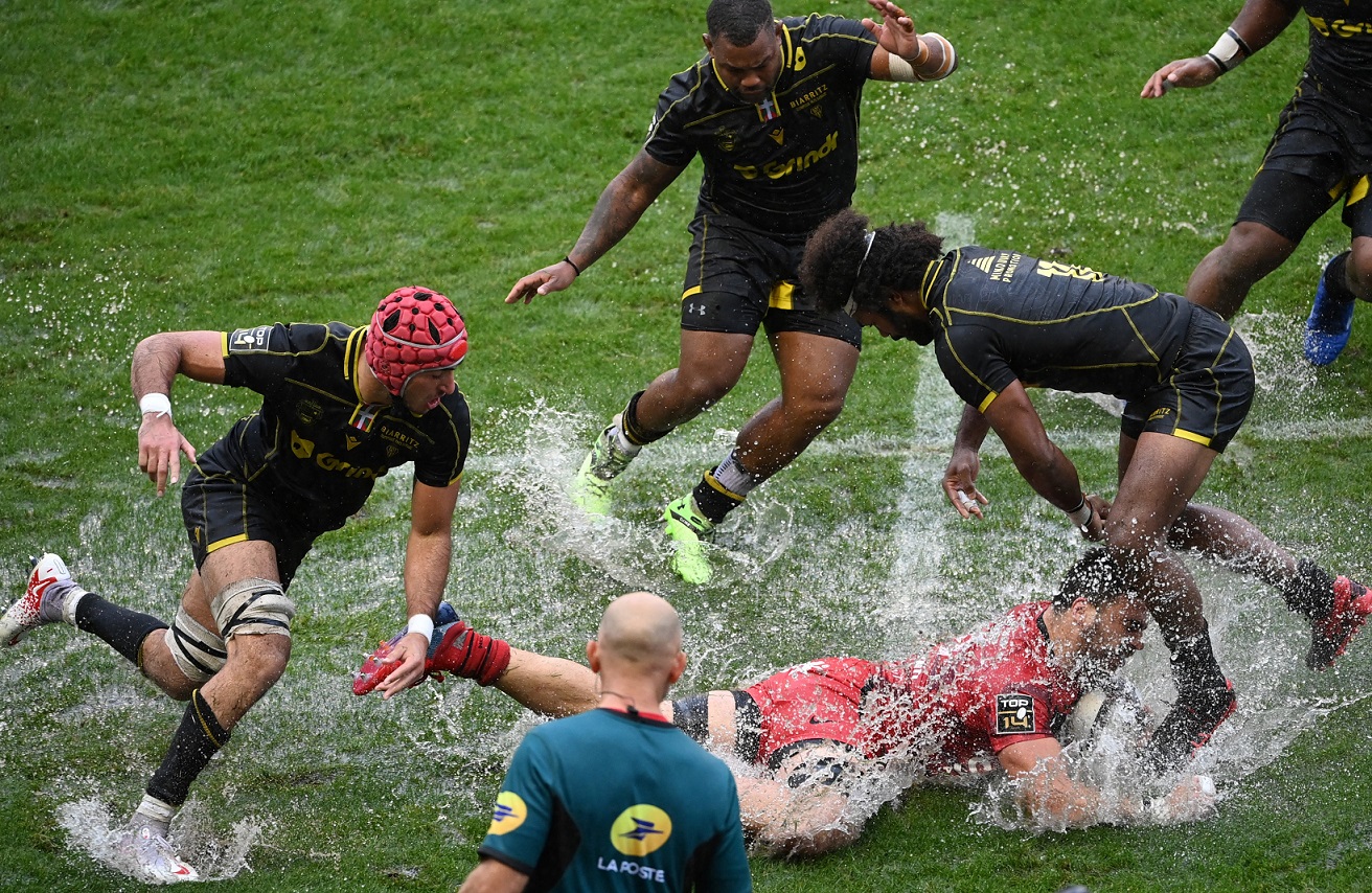 Toulon s'impose petitement dans des conditions extrêmes
